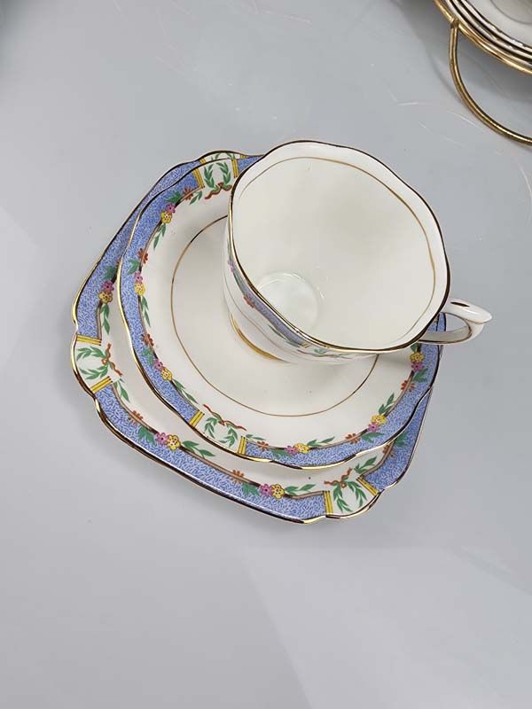 Royal Albert: Royal Albert - Orient Tea Set