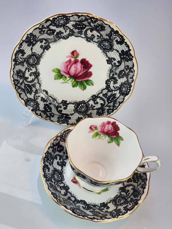China & Ceramics: Royal Albert - Senorita Trio