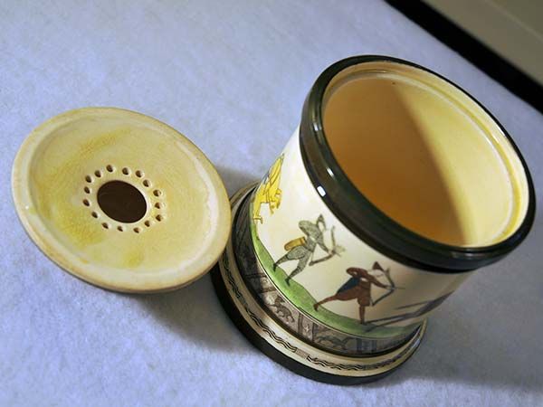 China & Ceramics: Royal Doulton Bayeux Tapestry D2873