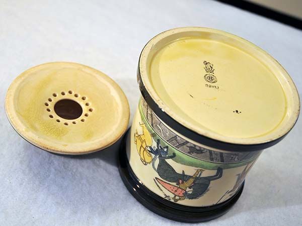 China & Ceramics: Royal Doulton Bayeux Tapestry D2873