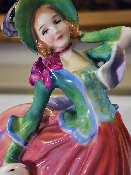Royal Doulton - Autumn Breezes Figurine