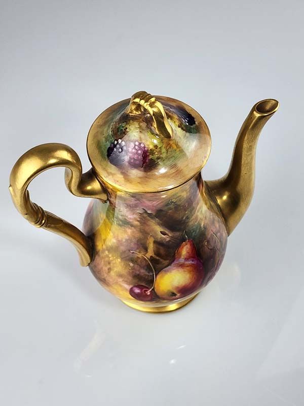 Royal Worcester: Royal Worcester Coffee Pot - Fruit