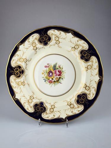 Royal Worcester Plate, Flower posy cobalt gilt.