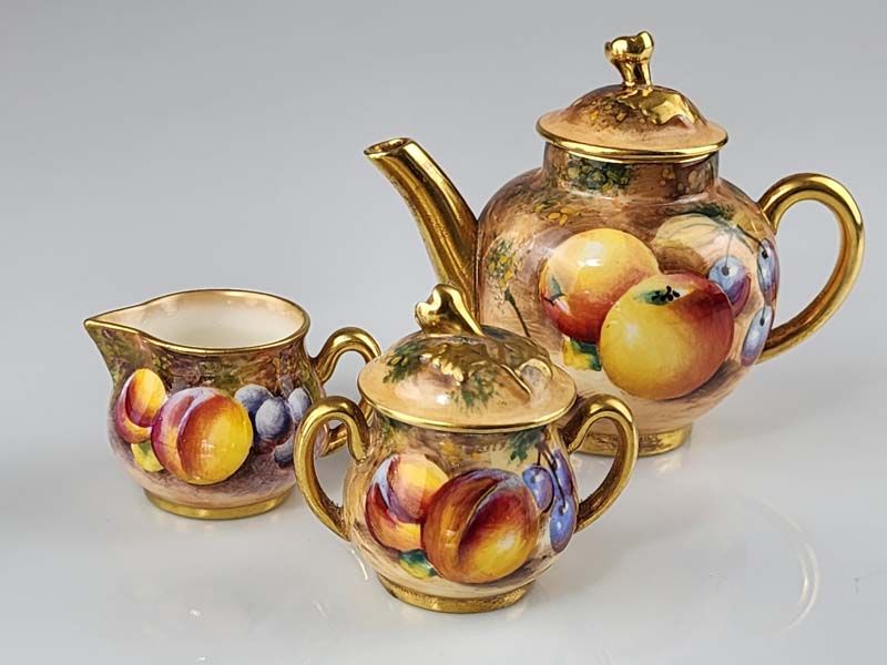 Royal Worcester: Royal Worcester Miniature Set - Fruit