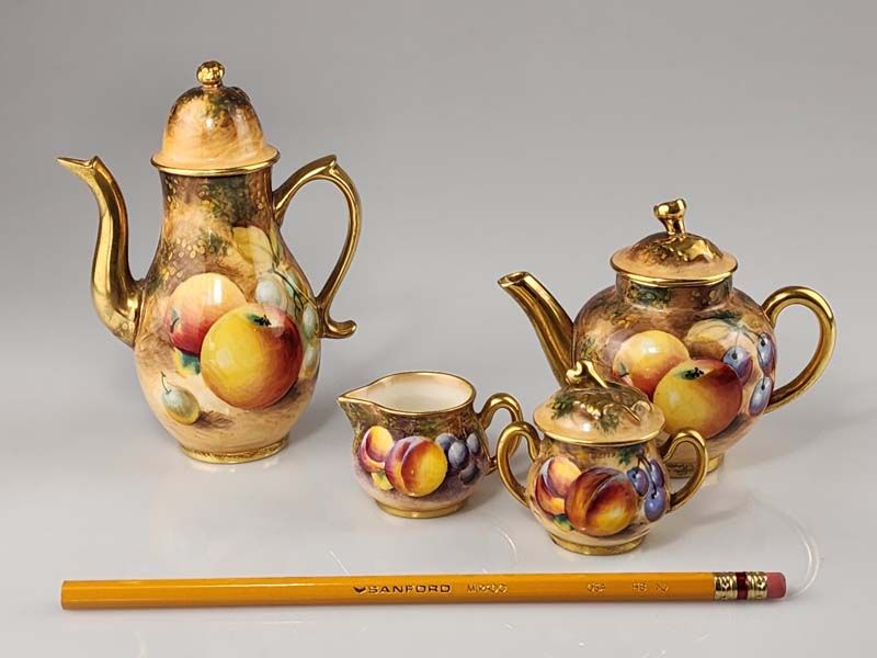 Royal Worcester: Royal Worcester Miniature Set - Fruit