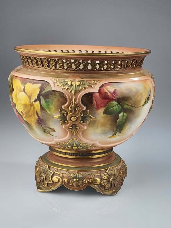 Royal Worcester: Hadleys Worcester Jardiniere - Roses