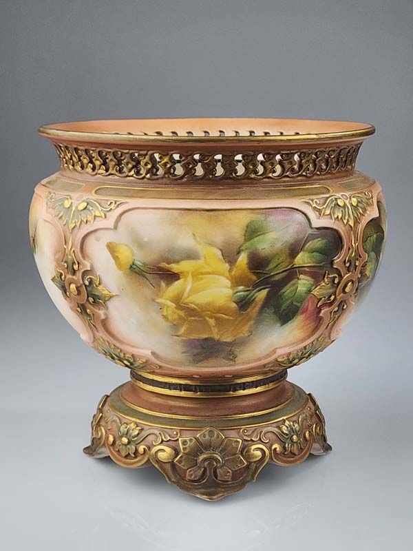 Royal Worcester: Hadleys Worcester Jardiniere - Roses