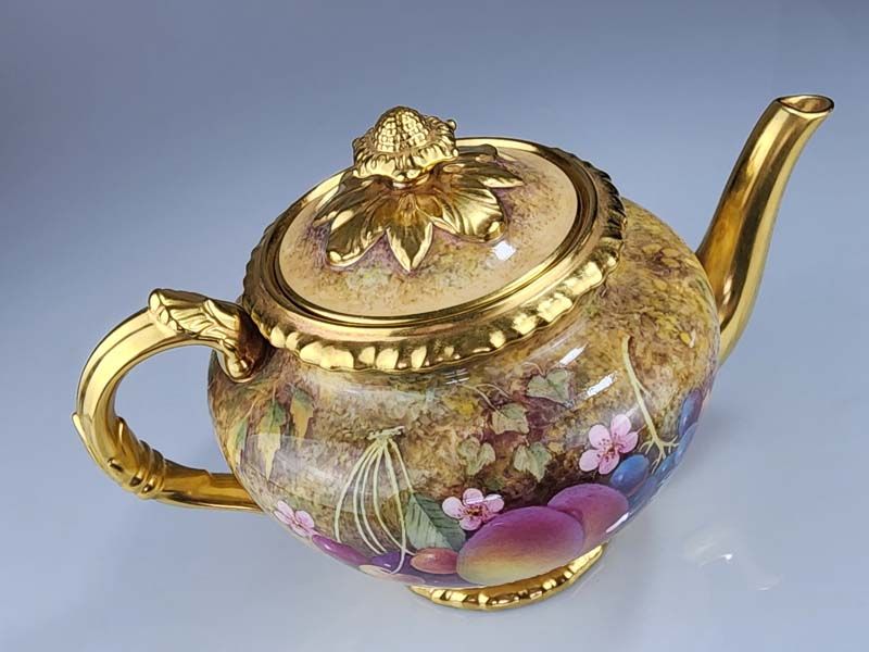 Royal Worcester: Royal Worcester Tea Pot - Fruit