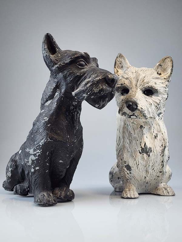 Antiques: Black & White Whisky Dogs Advertising