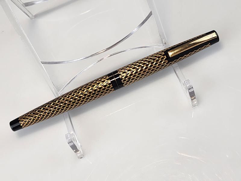 Sheaffer 904 Black &amp; Gold Pen