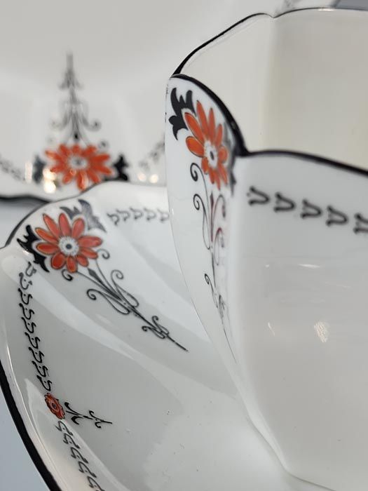 Shelley Red Daisy Trio