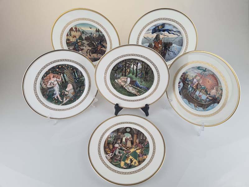 Royal Worcester - The King Arthur Plates Collection