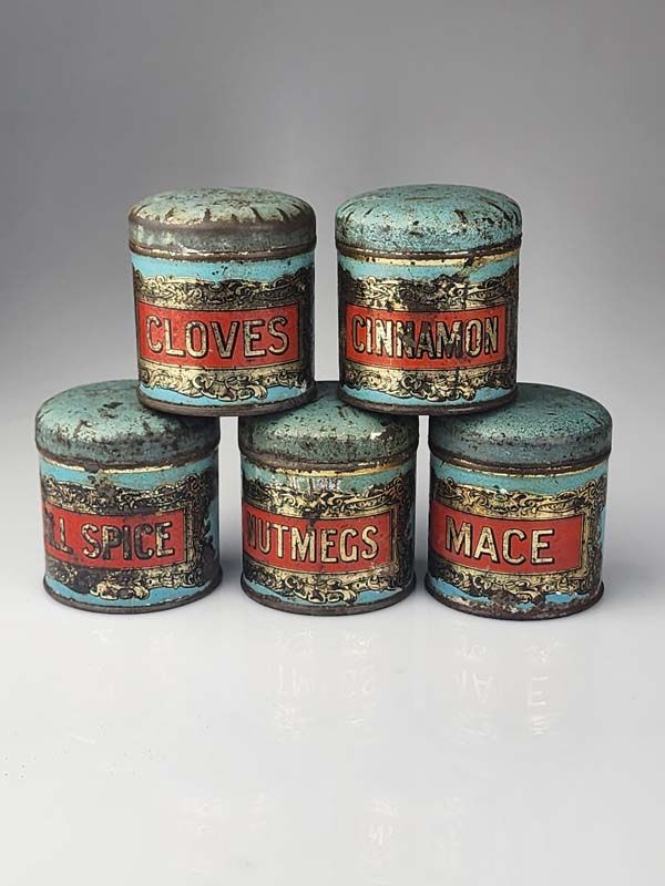 Vintage & Retro: Vintage spice jars